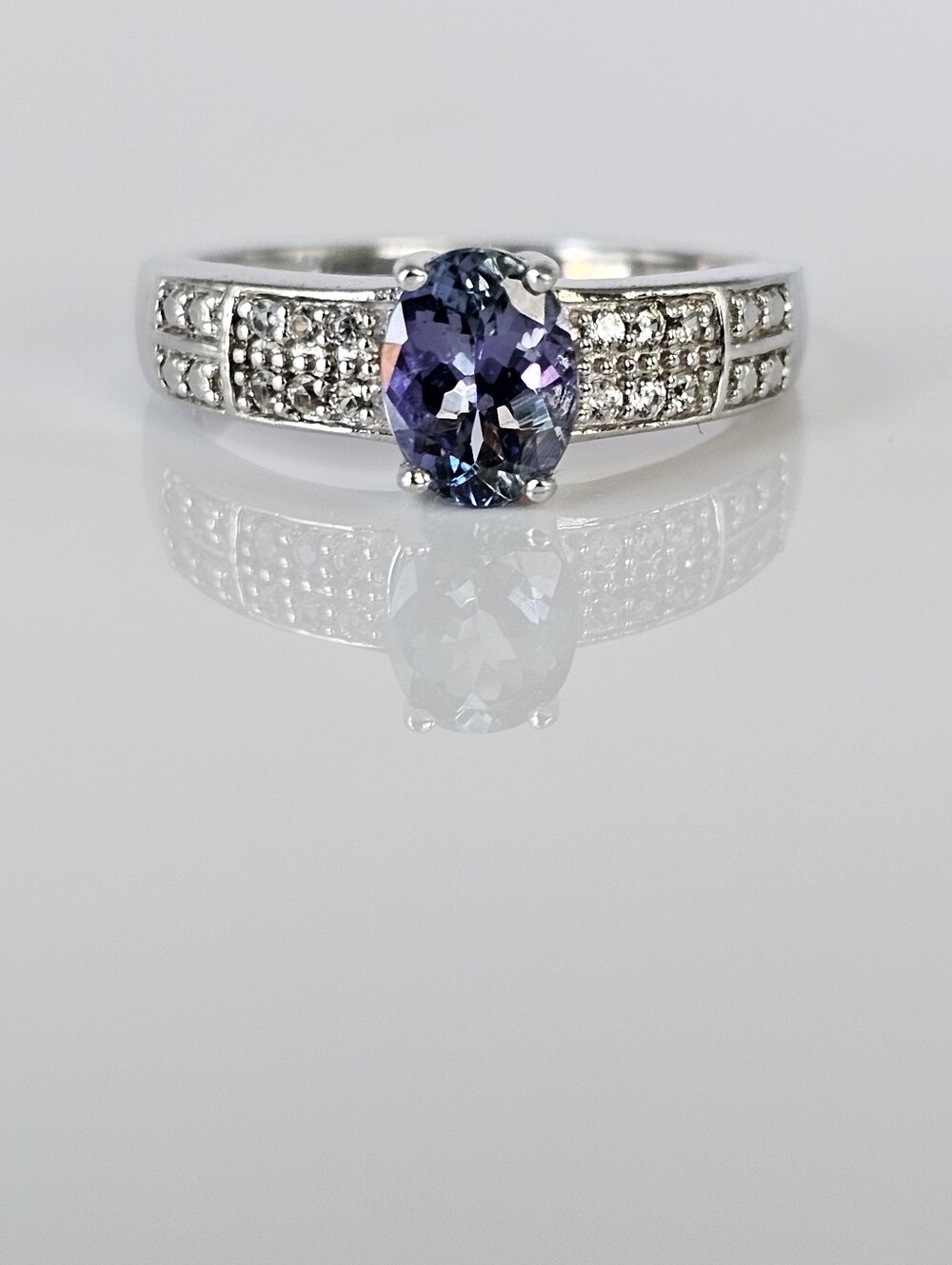 Genuine Tanzanite & Diamond Ring Sterling Silver Size 8! - Picture 9 of 12
